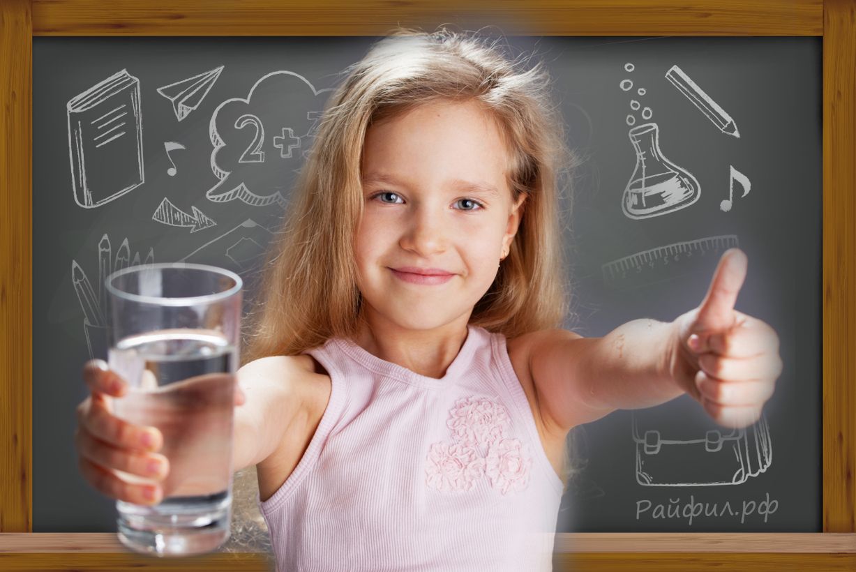 8 причин, почему ребенку нужно пить чистую воду.